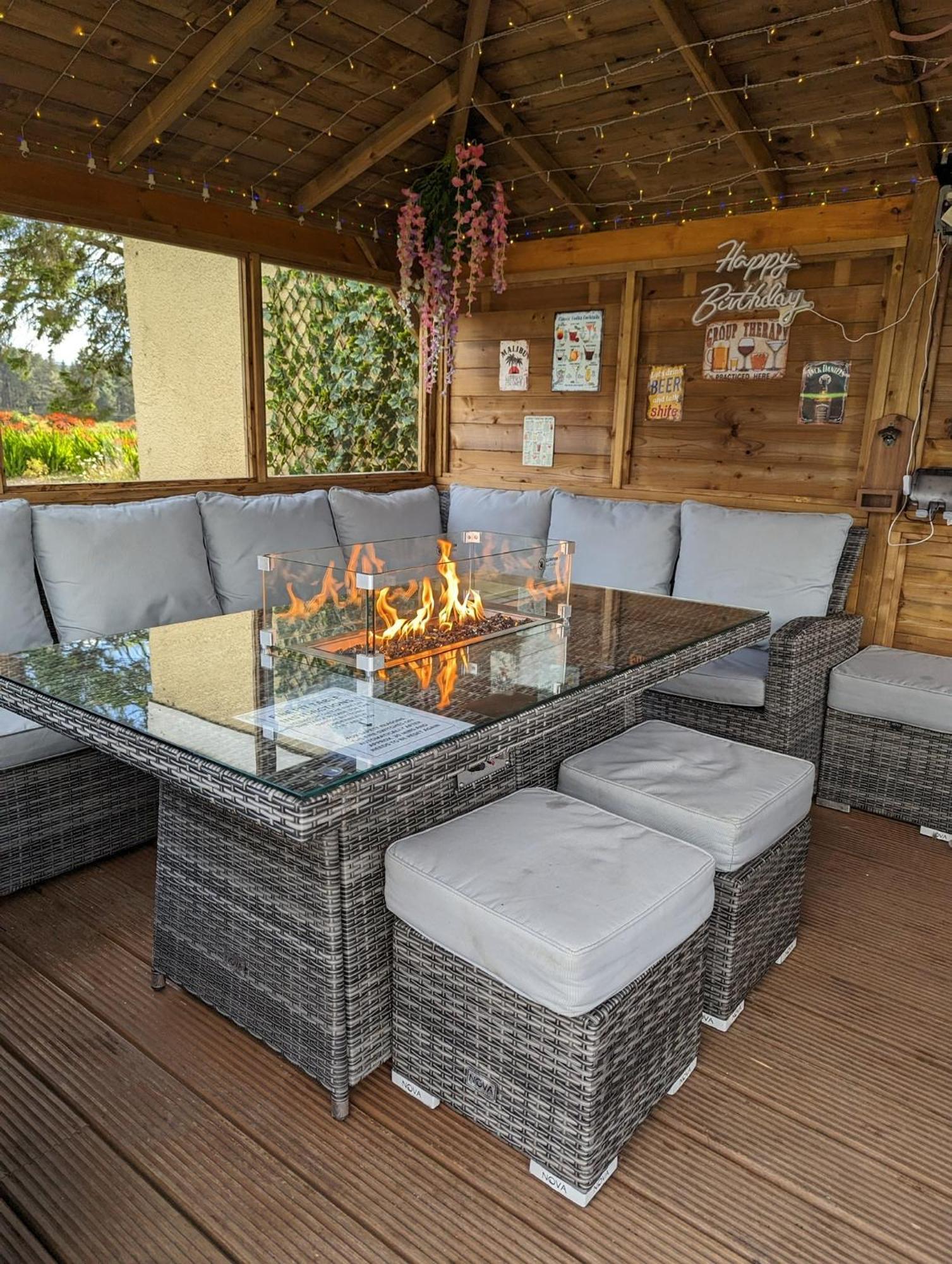 Finn Village "Mountain View Cottage" Private Garden, 9-Seater Hot Tub, Firepit & Pizza Stove 드리맨 외부 사진